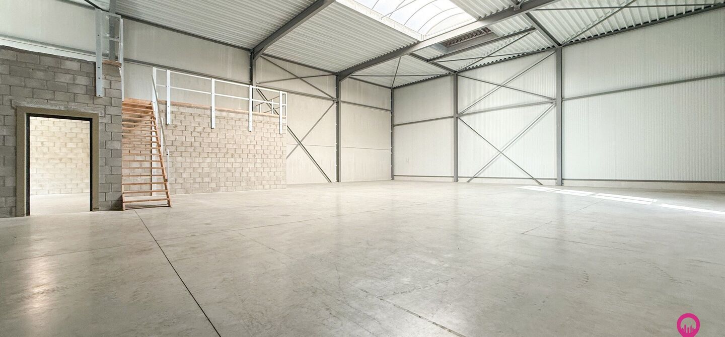 Kantoren & magazijn te koop in Houthalen-Helchteren