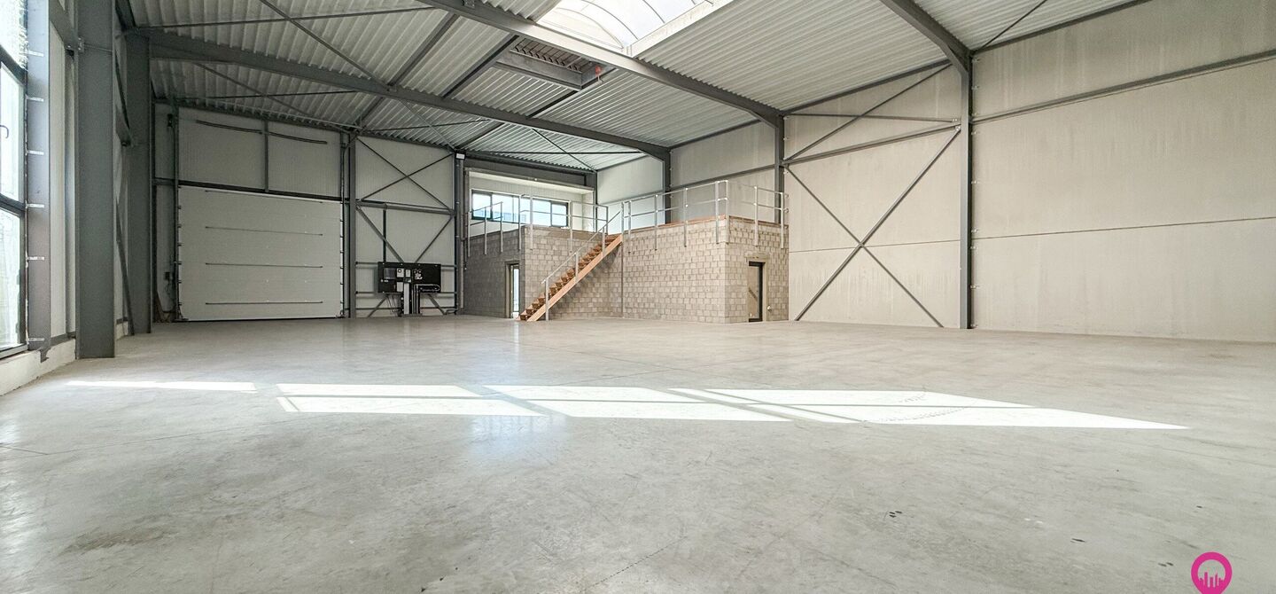 Kantoren & magazijn te koop in Houthalen-Helchteren