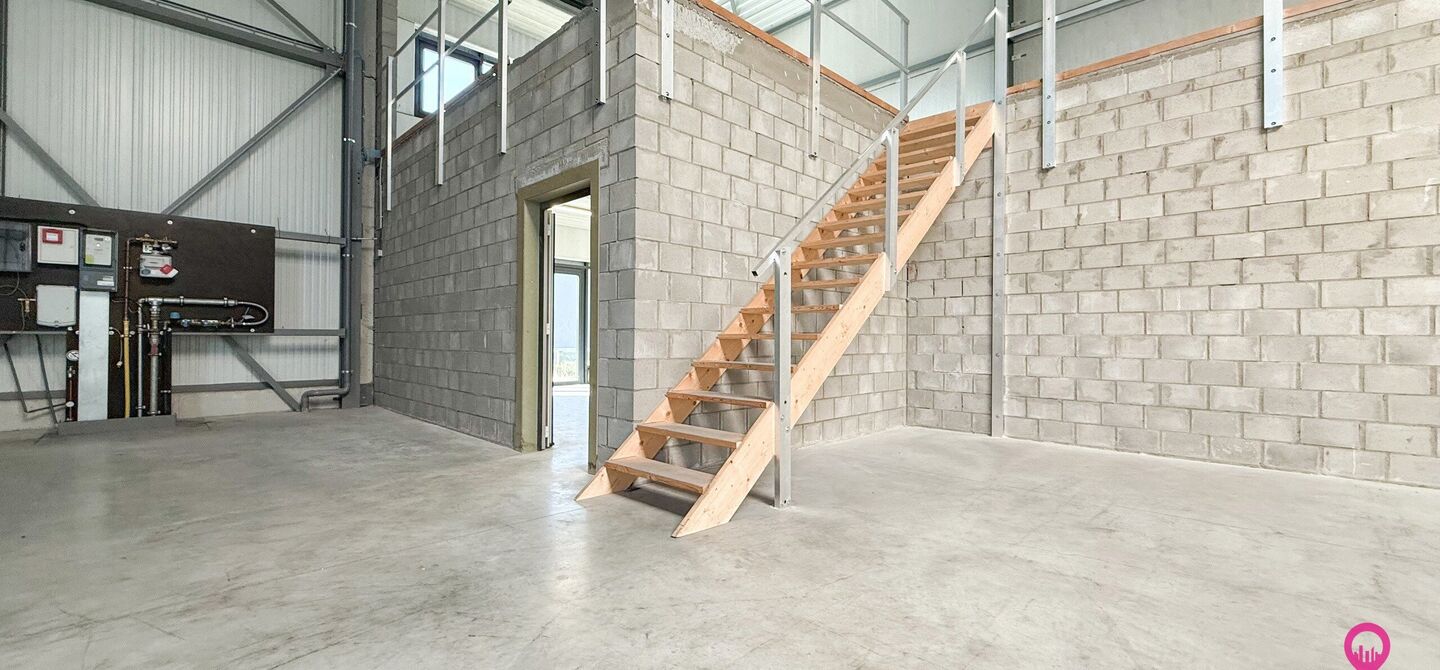 Kantoren & magazijn te koop in Houthalen-Helchteren