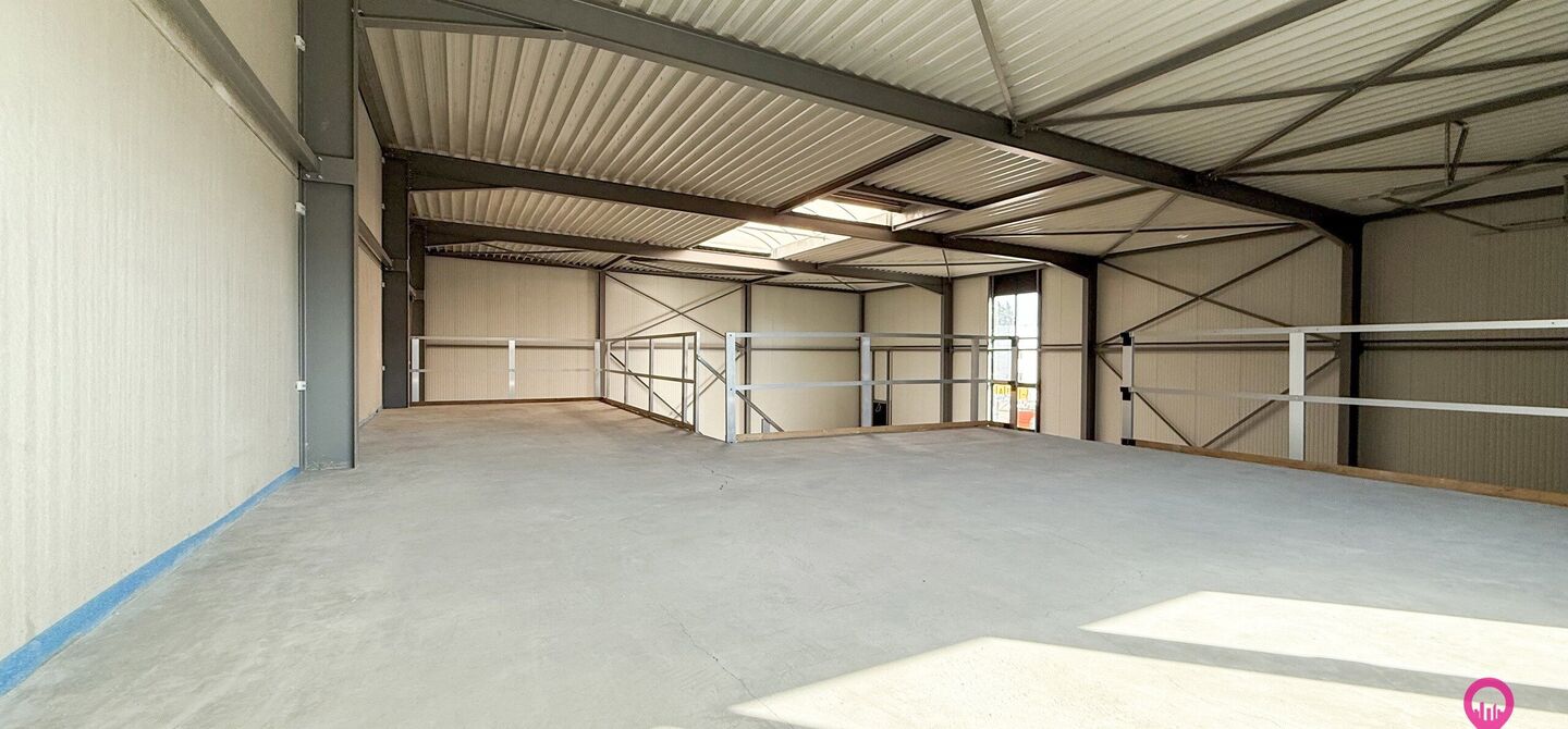 Kantoren & magazijn te koop in Houthalen-Helchteren
