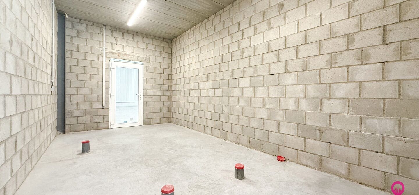 Kantoren & magazijn te koop in Houthalen-Helchteren