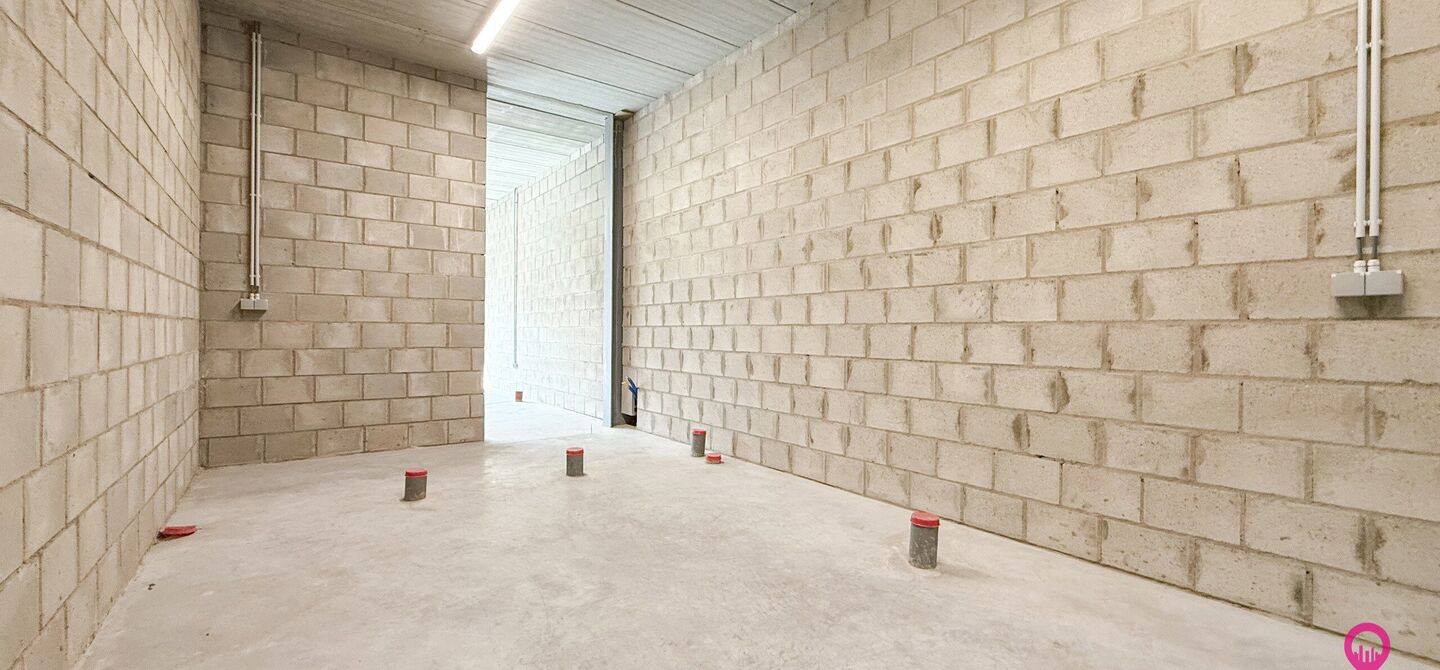 Kantoren & magazijn te koop in Houthalen-Helchteren