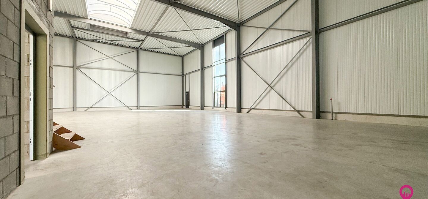 Kantoren & magazijn te koop in Houthalen-Helchteren