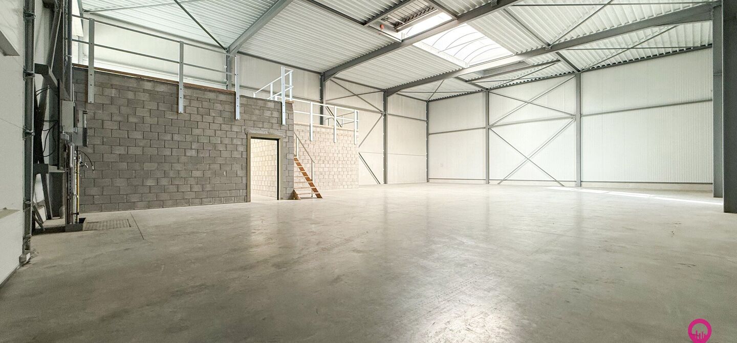 Kantoren & magazijn te koop in Houthalen-Helchteren